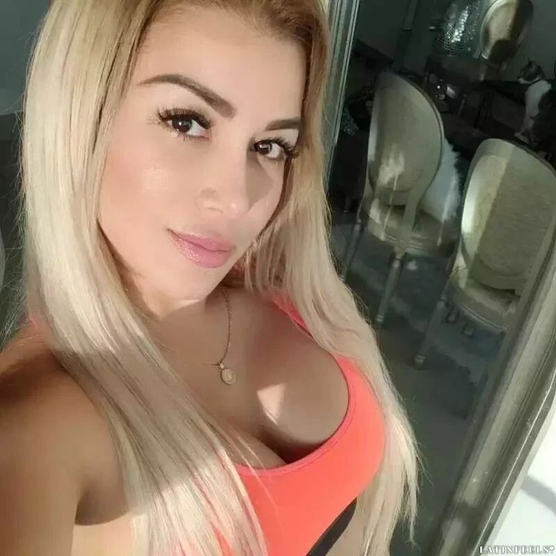 Paola Profile image 4